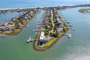 Guide To Figure 8 Island, North Carolina