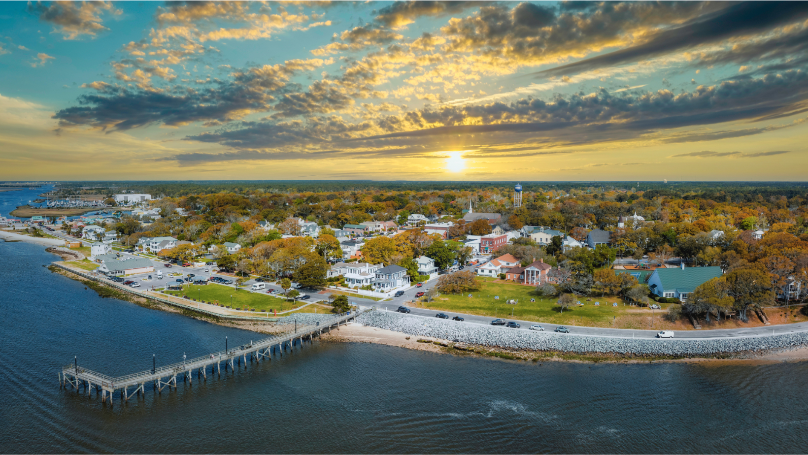 A Perfect Day Trip to Southport, NC – What to Do, Where to Eat & Drink, and How to Get There